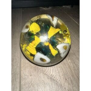 Vintage clear ART GLASS paperweight 3D‎ floral interior
